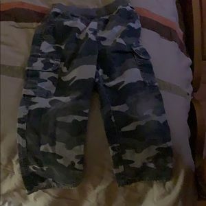 Camo pull up points.